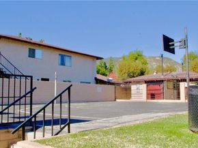 1126 W Calle De La Luna # 4, Azusa CA 91702
