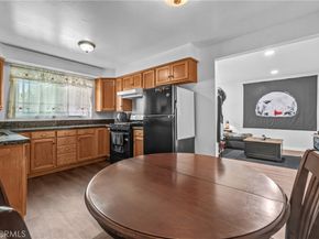 30 Camelback N, Carson CA 90745
