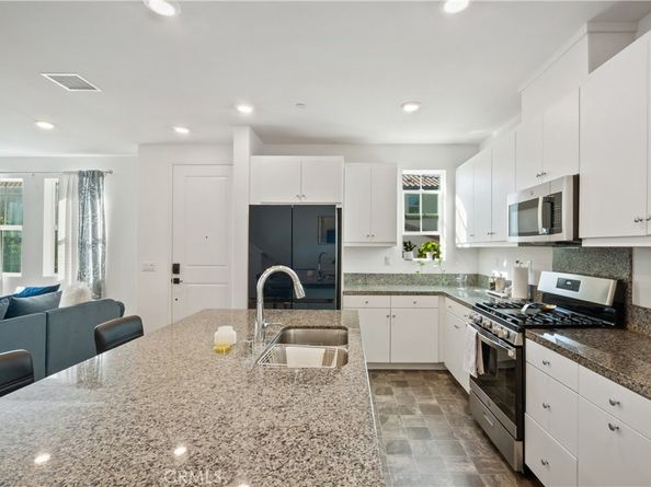 5604 Altamura Way 10, Fontana CA 92336