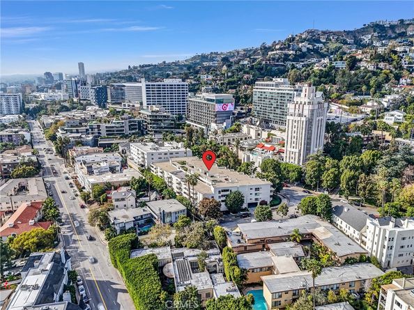 8400 De Longpre 212, West Hollywood CA 90069