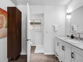 8400 De Longpre 212, West Hollywood CA 90069