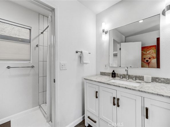 8400 De Longpre 212, West Hollywood CA 90069