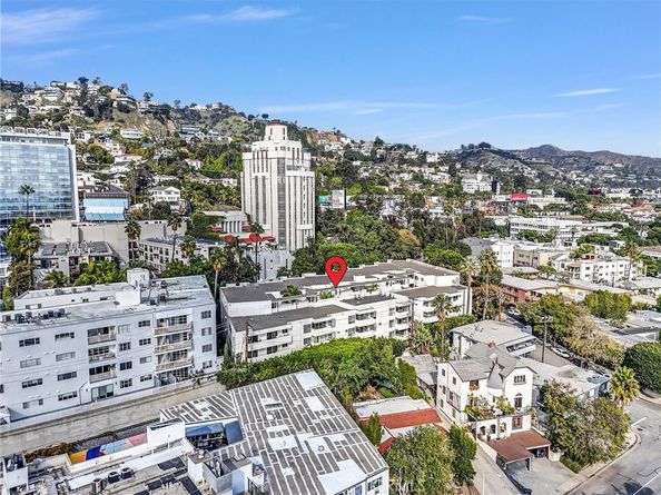 8400 De Longpre 212, West Hollywood CA 90069