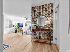 8400 De Longpre 212, West Hollywood CA 90069