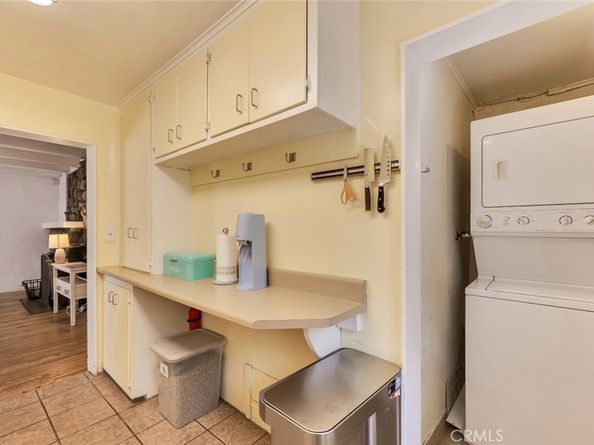 1450 Country Club Drive, Burbank CA 91501