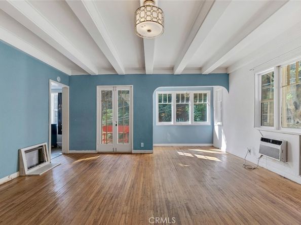 1450 Country Club Drive, Burbank CA 91501