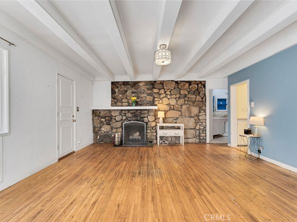 1450 Country Club Drive, Burbank CA 91501