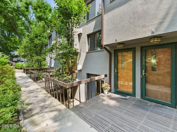 12 Glenville Street 108, Greenwich CT 06831