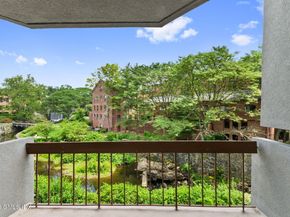 12 Glenville Street 108, Greenwich CT 06831