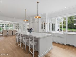 17 Vineyard Lane, Westport CT 06880