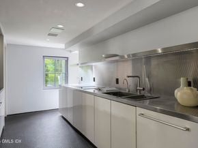 306 Round Hill Road, Greenwich CT 06831