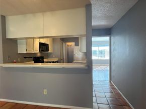 806 W 24th ST 303, Austin TX 78705