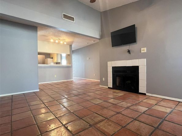 806 W 24th ST 303, Austin TX 78705