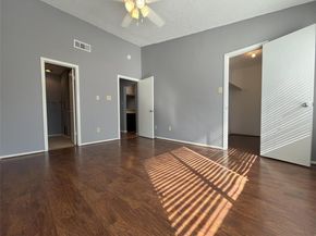 806 W 24th ST 303, Austin TX 78705