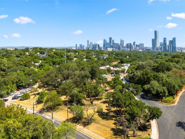 2303 East Side DR 210, Austin TX 78704