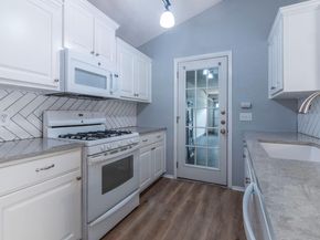 1007 Markham Ln A, Austin TX 78753