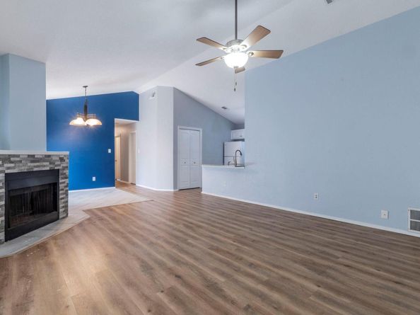 1007 Markham Ln A, Austin TX 78753