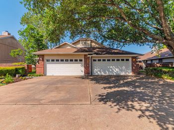 1007 Markham Ln