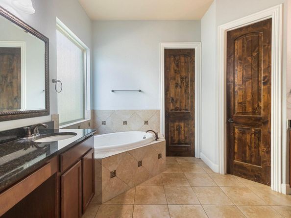 2713 Windy Vane DR, Pflugerville TX 78660