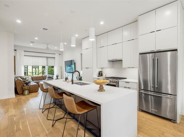 410 W Alpine RD 7, Austin TX 78704