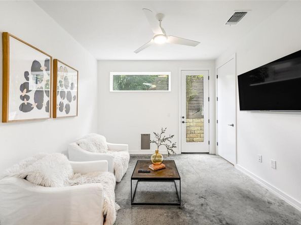 410 W Alpine RD 7, Austin TX 78704