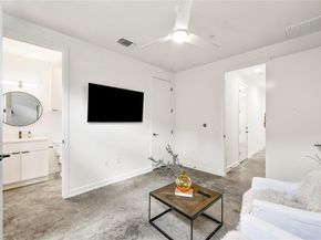 410 W Alpine RD 7, Austin TX 78704