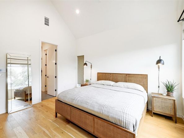 410 W Alpine RD 7, Austin TX 78704