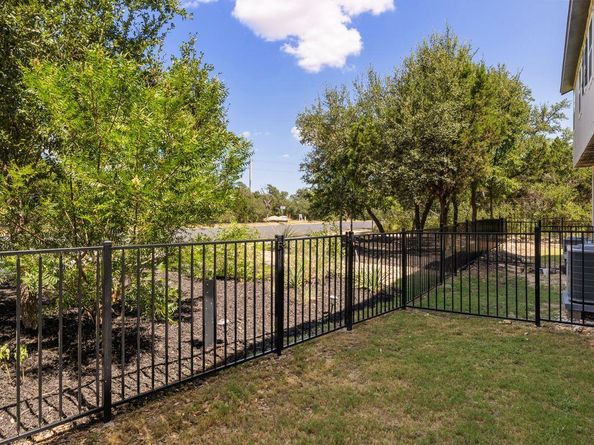 12001 Vista Parke DR 1402, Austin TX 78726