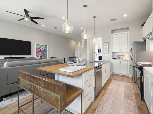12001 Vista Parke DR 1402, Austin TX 78726