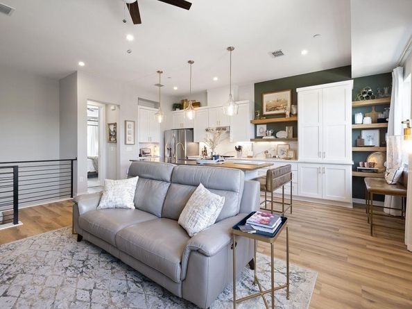12001 Vista Parke DR 1402, Austin TX 78726