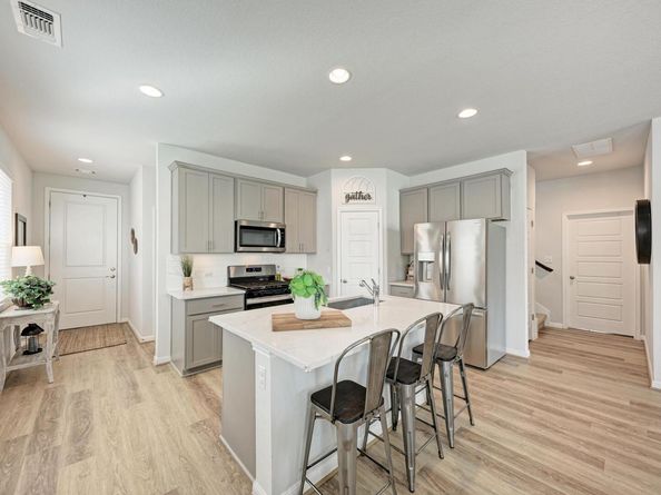 125 Wagon Spoke WAY, Liberty Hill TX 78642