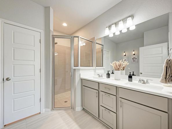 125 Wagon Spoke WAY, Liberty Hill TX 78642