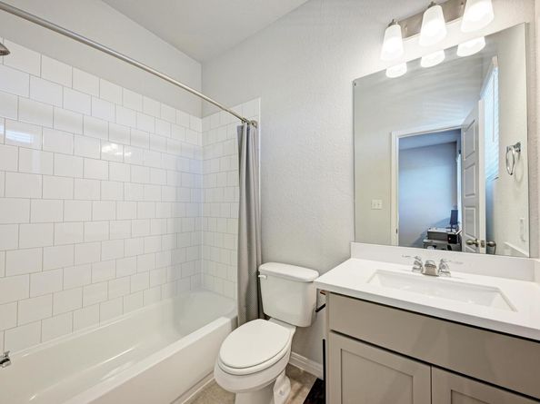 125 Wagon Spoke WAY, Liberty Hill TX 78642