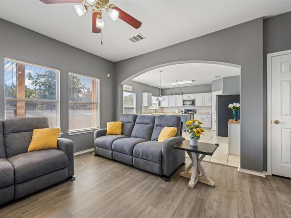 9401 Brandts Wood ST, Austin TX 78744