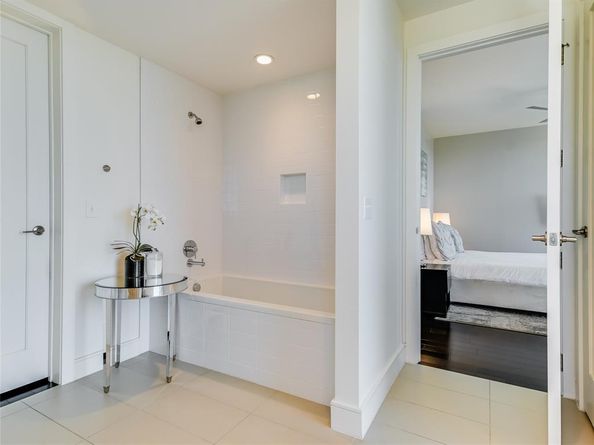 222 West Ave 1901, Austin TX 78701
