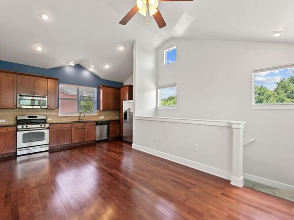 1601 Miriam Ave 216, Austin TX 78702