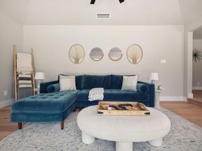 8704 Balcones Club DR, Austin TX 78750