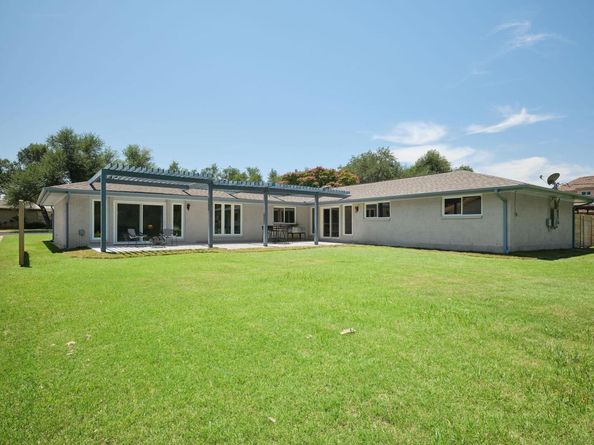 8704 Balcones Club DR, Austin TX 78750