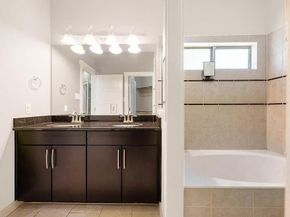 2001 Faro DR 4, Austin TX 78741