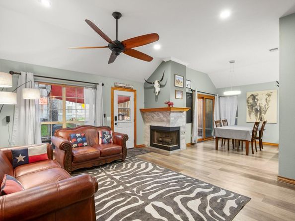 3015 Sunridge DR, Austin TX 78741