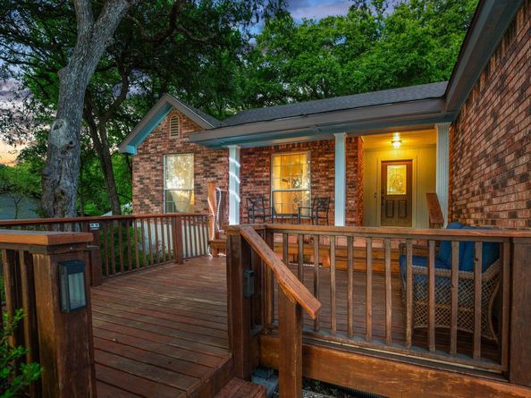 3015 Sunridge DR, Austin TX 78741