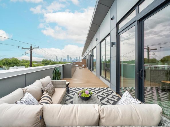 2209 S 1st ST 402, Austin TX 78704