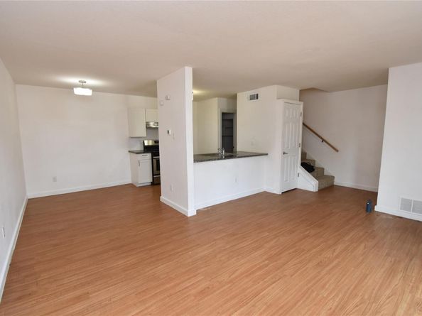 300 E Croslin ST 114, Austin TX 78752