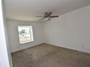 300 E Croslin ST 114, Austin TX 78752