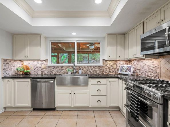 105 Tallwood DR, Georgetown TX 78628