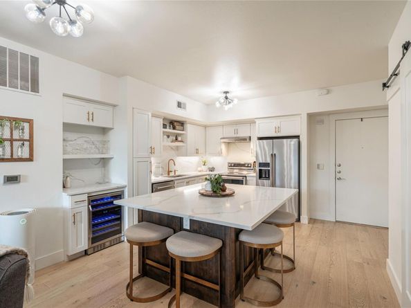 54 Rainey ST 314, Austin TX 78701