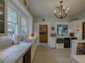 1903 S Austin Ave, Georgetown TX 78626