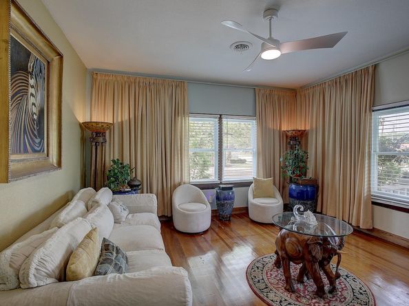 1903 S Austin Ave, Georgetown TX 78626
