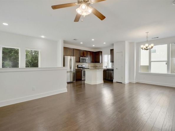 1901 Warely LN 292C, Austin TX 78741