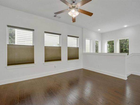 1901 Warely LN 292C, Austin TX 78741